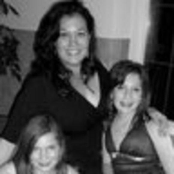 Meet your Posher, Paige pualani - Picture 1 of 1